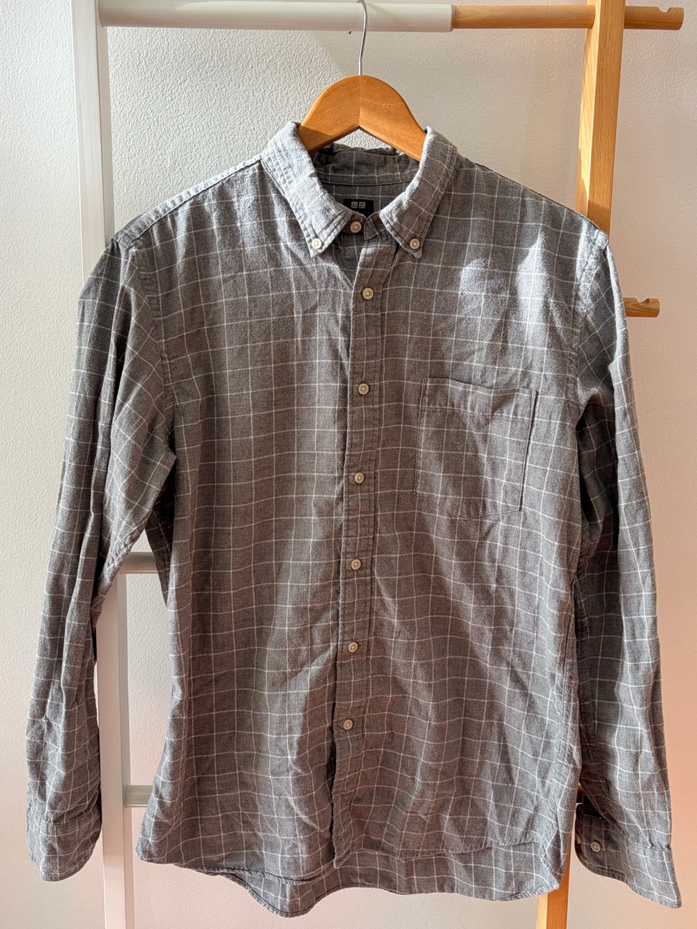 Men's Uniqlo Gray Windowpane Button-Down Shirt‎